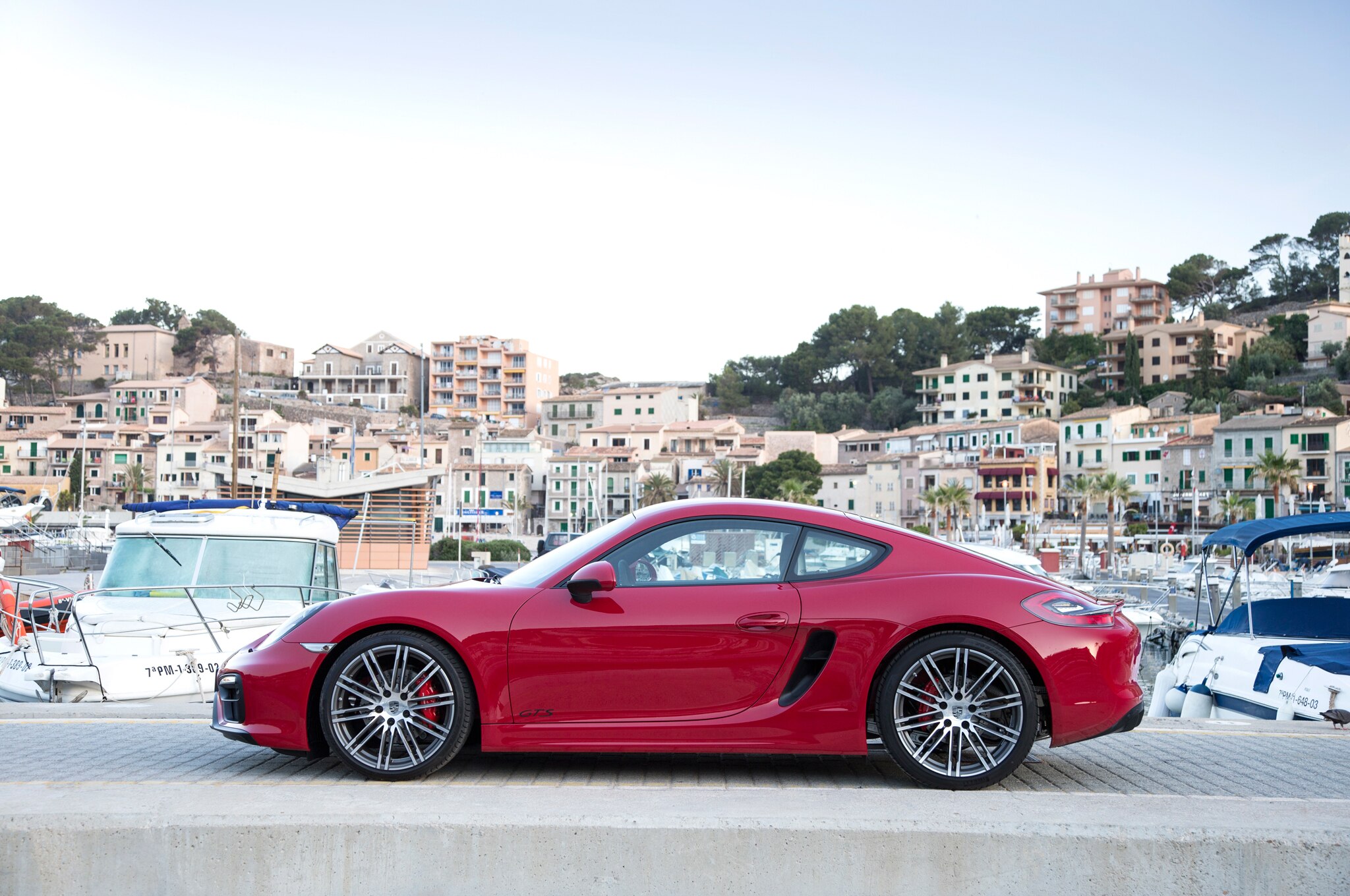 2015-Porsche-Cayman-GTS-side-04.jpg
