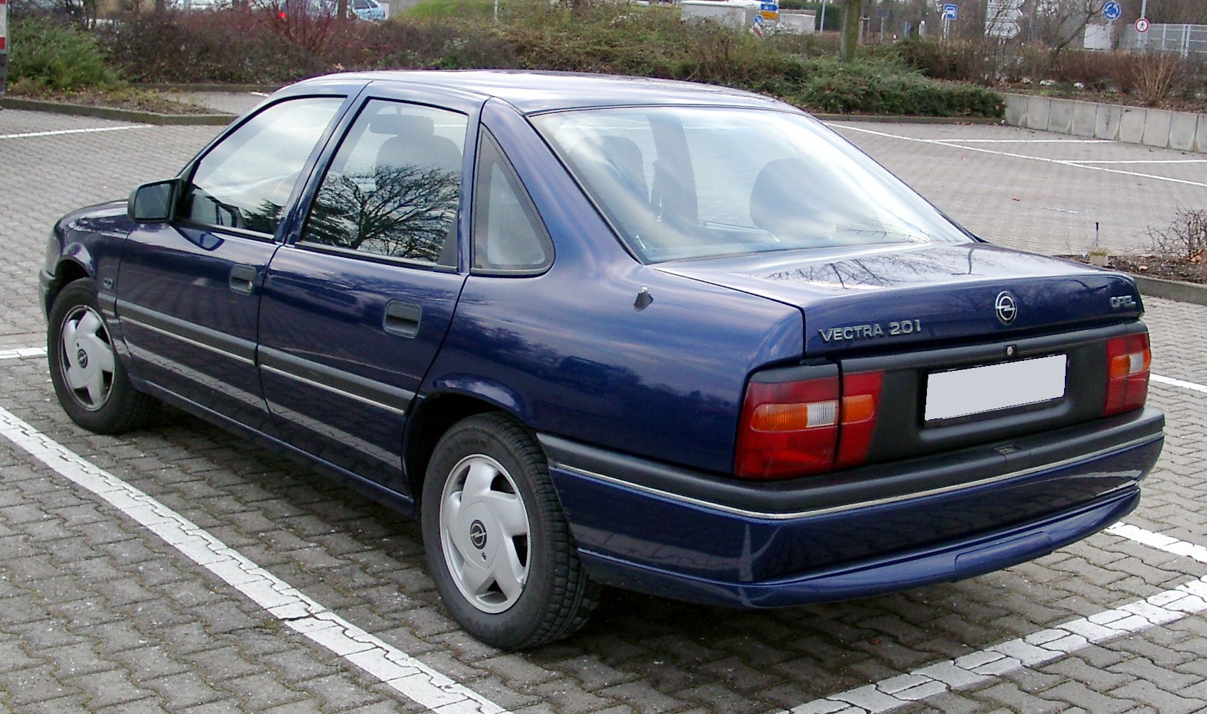 Opel_Vectra_rear_20080102.jpg